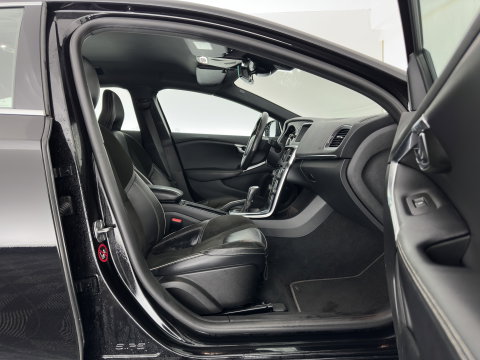 Volvo V40 2.0 D2 R-Design Business *LEATHER-MICROFIBRE | XENON | NAVI-FULLMAP | HEATED-SPORTSEATS | ECC | PDC | CRUISE | 16''ALU*
