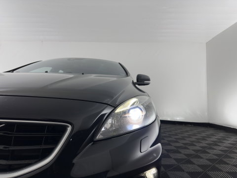 Volvo V40 2.0 D2 R-Design Business *LEATHER-MICROFIBRE | XENON | NAVI-FULLMAP | HEATED-SPORTSEATS | ECC | PDC | CRUISE | 16''ALU*
