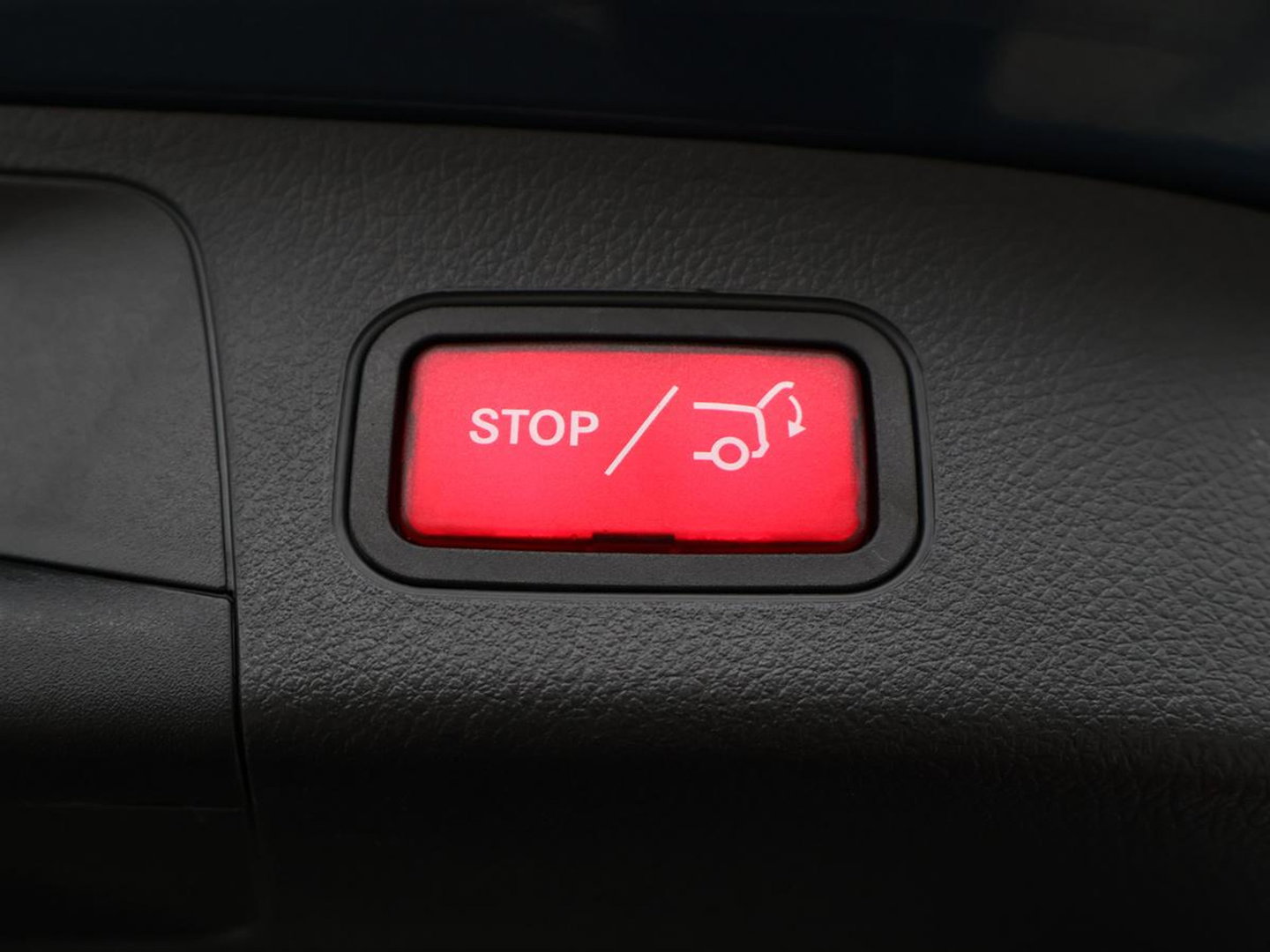 Mercedes-Benz EQA 250 Business Solution AMG 67 kWh | SOH 95,2% | Leder/alcantara | Cruise control | Stoelverwarming | Camera | Park assist | Sfeerverlichting
