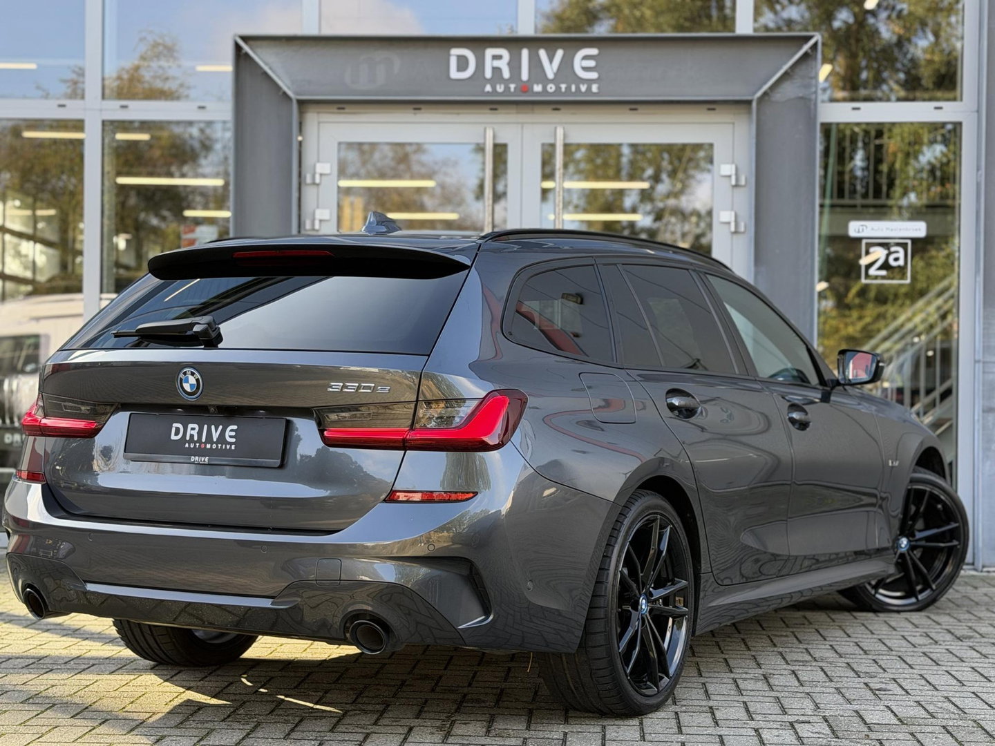 BMW 3 Serie Touring 330e High Ex M-Sport Pro |Pano|CoPilot|Laser|ACC|360Cam|19"