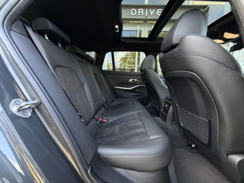 BMW 3 Serie Touring 330e High Ex M-Sport Pro |Pano|CoPilot|Laser|ACC|360Cam|19"
