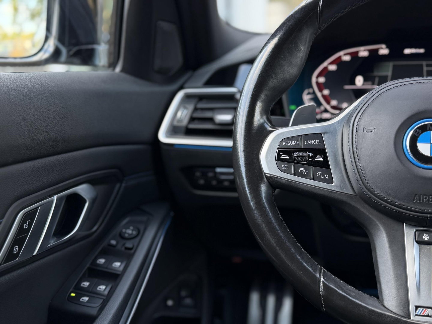 BMW 3 Serie Touring 330e High Ex M-Sport Pro |Pano|CoPilot|Laser|ACC|360Cam|19"