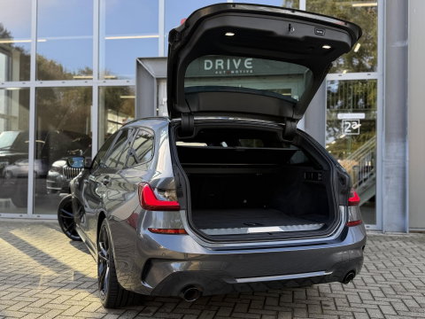 BMW 3 Serie Touring 330e High Ex M-Sport Pro |Pano|CoPilot|Laser|ACC|360Cam|19"