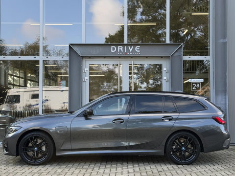 BMW 3 Serie Touring 330e High Ex M-Sport Pro |Pano|CoPilot|Laser|ACC|360Cam|19"