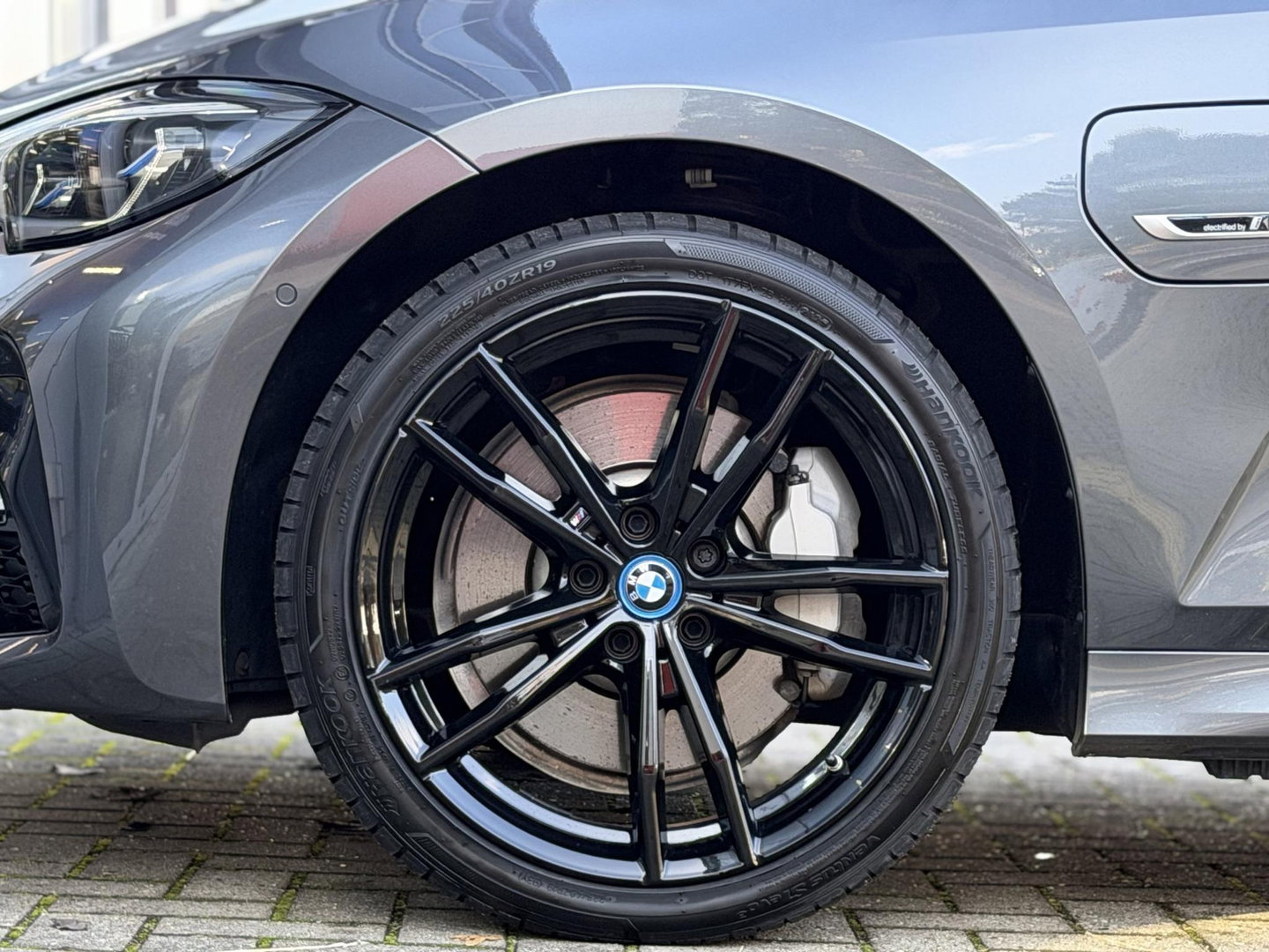 BMW 3 Serie Touring 330e High Ex M-Sport Pro |Pano|CoPilot|Laser|ACC|360Cam|19"