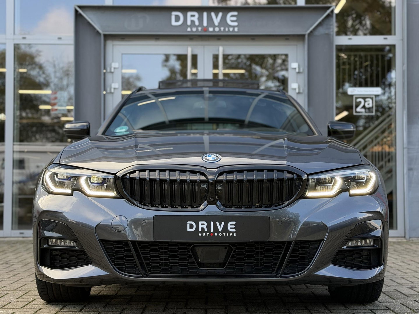 BMW 3 Serie Touring 330e High Ex M-Sport Pro |Pano|CoPilot|Laser|ACC|360Cam|19"