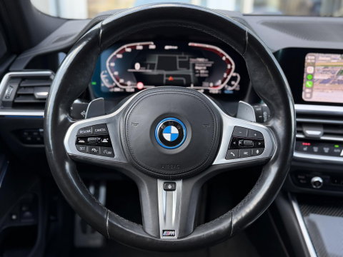 BMW 3 Serie Touring 330e High Ex M-Sport Pro |Pano|CoPilot|Laser|ACC|360Cam|19"