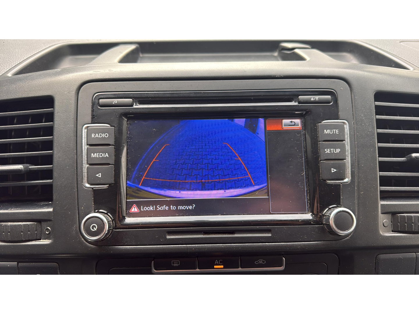 Volkswagen Transporter 2.0 TDI L1H1 Airco Leer Cruise LM Camera