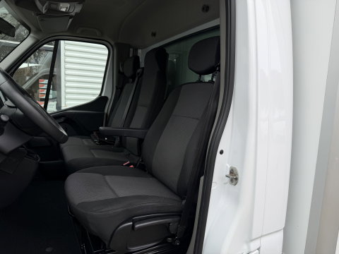 Renault Master T35 2.3 dCi 150pk Energy bakwagen met Dhollandia laadklep 1000 kg / lease vanaf € 407 / prijs rijklaar € 24.950 ex btw / airco / cruise / zijdeur / 420 cm L x 214 cm B x 230 cm H