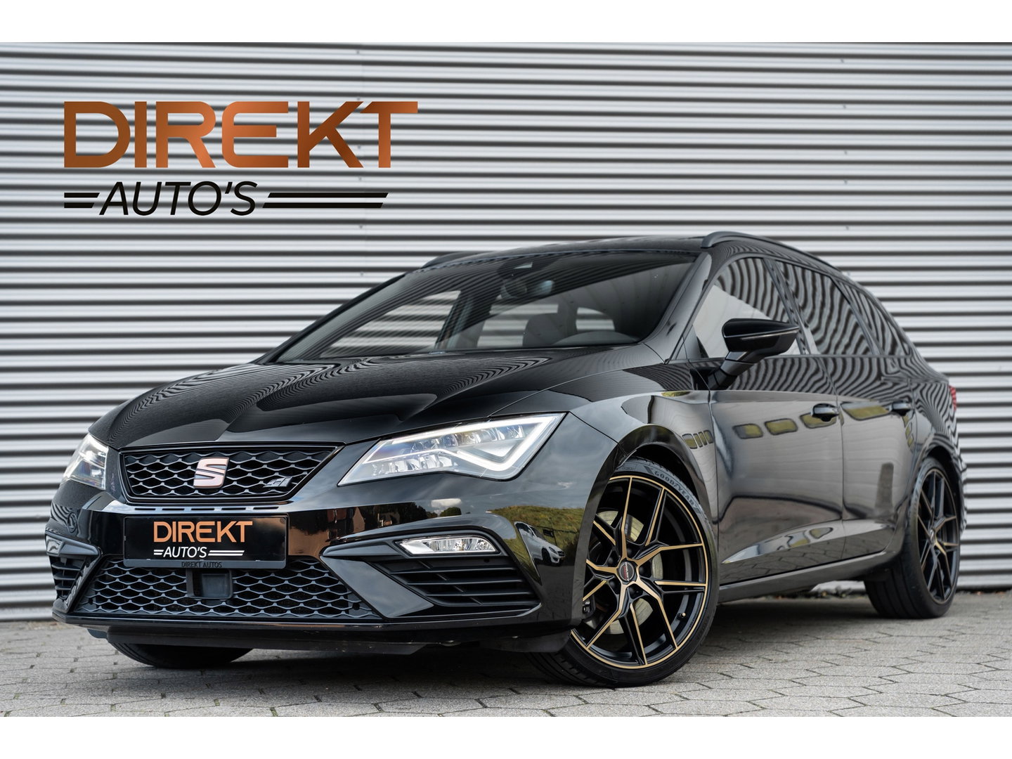 SEAT Leon ST 2.0 TSI CUPRA 300 4DRIVE PANO LEDER BEATS CAMERA
