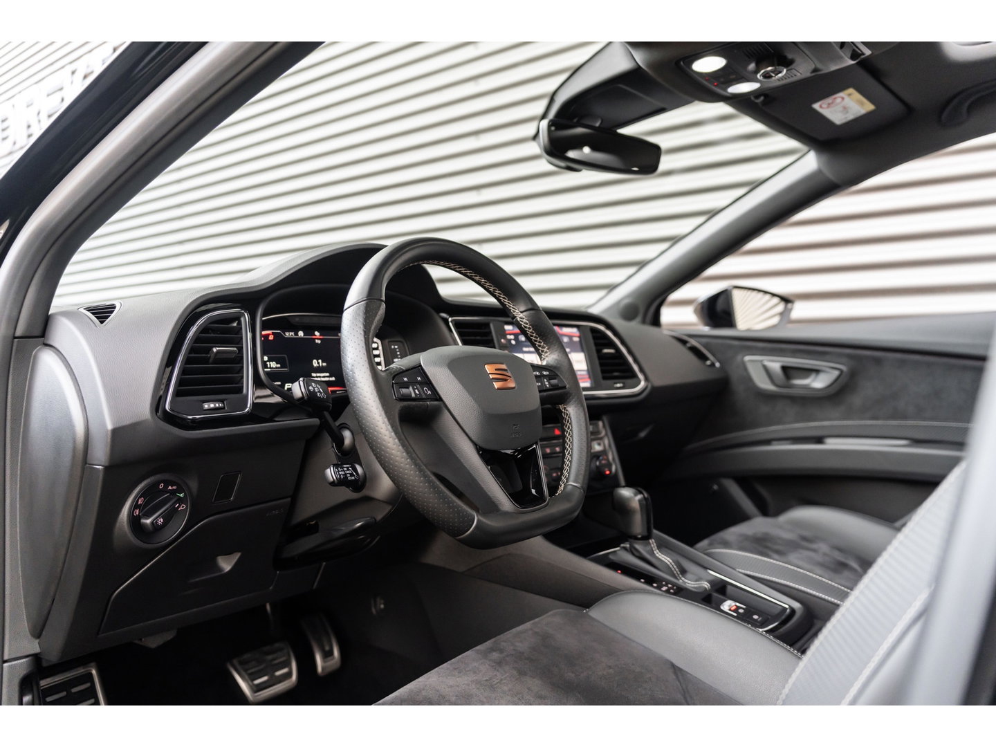 SEAT Leon ST 2.0 TSI CUPRA 300 4DRIVE PANO LEDER BEATS CAMERA