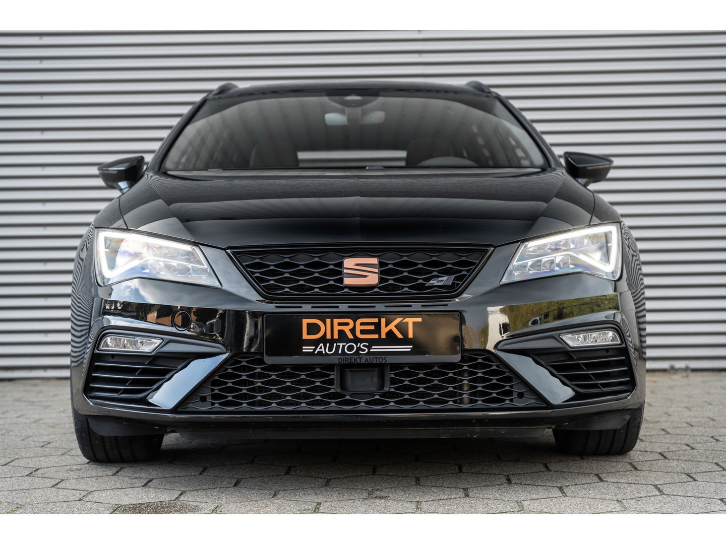 SEAT Leon ST 2.0 TSI CUPRA 300 4DRIVE PANO LEDER BEATS CAMERA