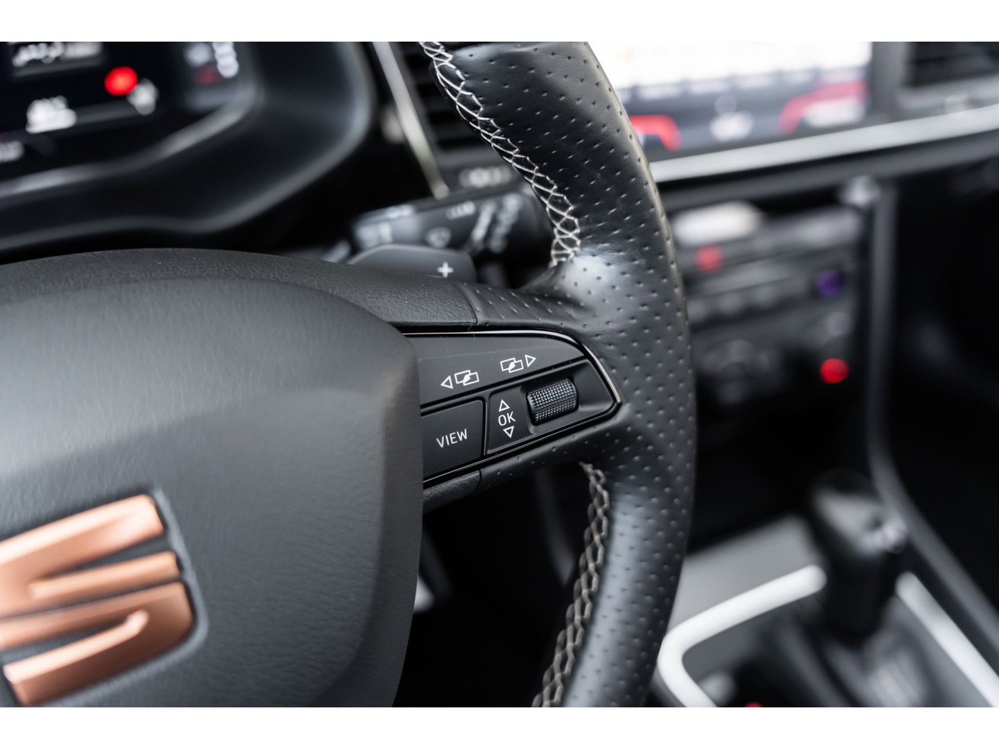 SEAT Leon ST 2.0 TSI CUPRA 300 4DRIVE PANO LEDER BEATS CAMERA