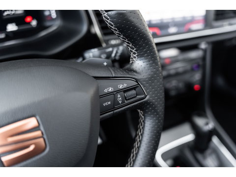 SEAT Leon ST 2.0 TSI CUPRA 300 4DRIVE PANO LEDER BEATS CAMERA