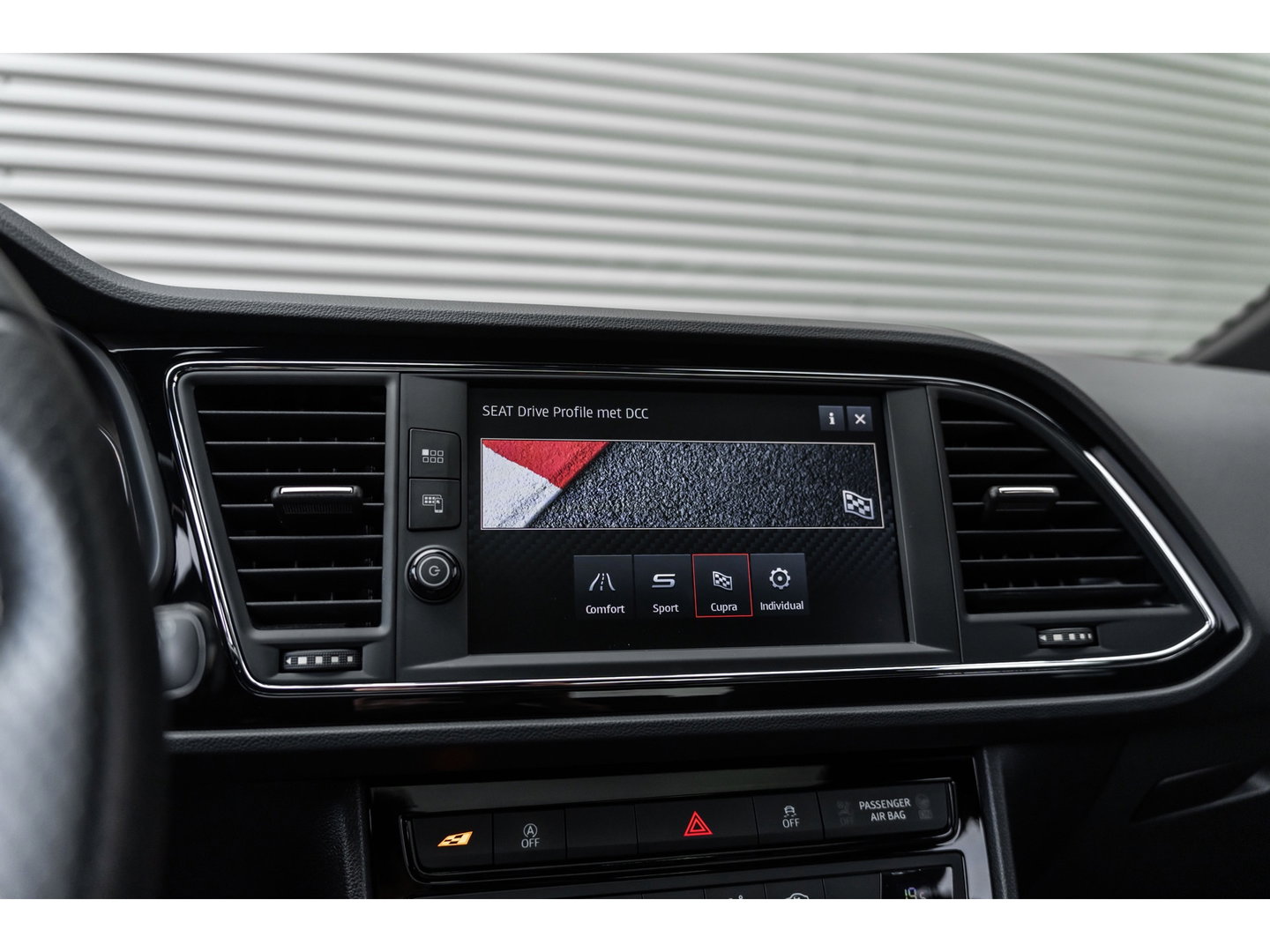 SEAT Leon ST 2.0 TSI CUPRA 300 4DRIVE PANO LEDER BEATS CAMERA