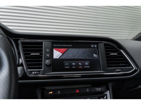 SEAT Leon ST 2.0 TSI CUPRA 300 4DRIVE PANO LEDER BEATS CAMERA