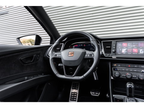 SEAT Leon ST 2.0 TSI CUPRA 300 4DRIVE PANO LEDER BEATS CAMERA