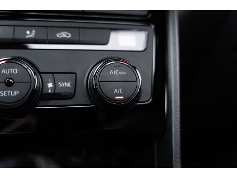 SEAT Leon ST 2.0 TSI CUPRA 300 4DRIVE PANO LEDER BEATS CAMERA