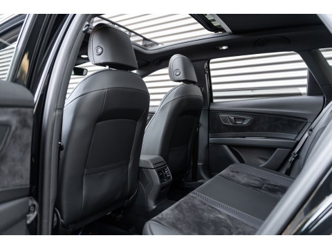 SEAT Leon ST 2.0 TSI CUPRA 300 4DRIVE PANO LEDER BEATS CAMERA