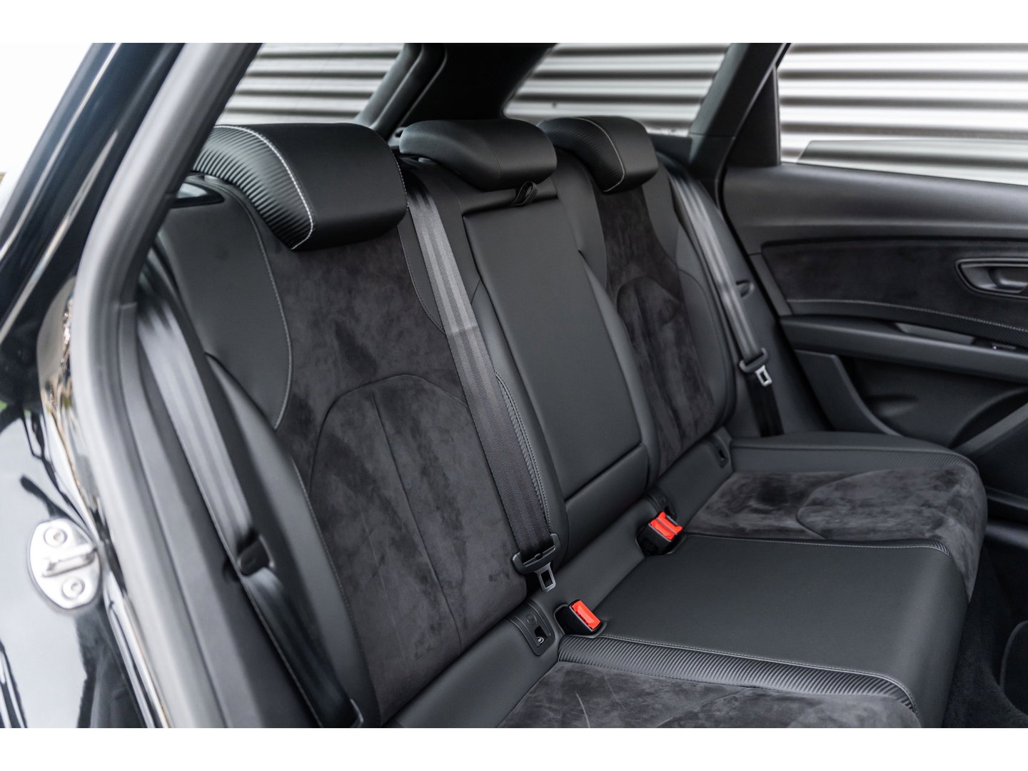 SEAT Leon ST 2.0 TSI CUPRA 300 4DRIVE PANO LEDER BEATS CAMERA