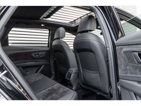 SEAT Leon ST 2.0 TSI CUPRA 300 4DRIVE PANO LEDER BEATS CAMERA