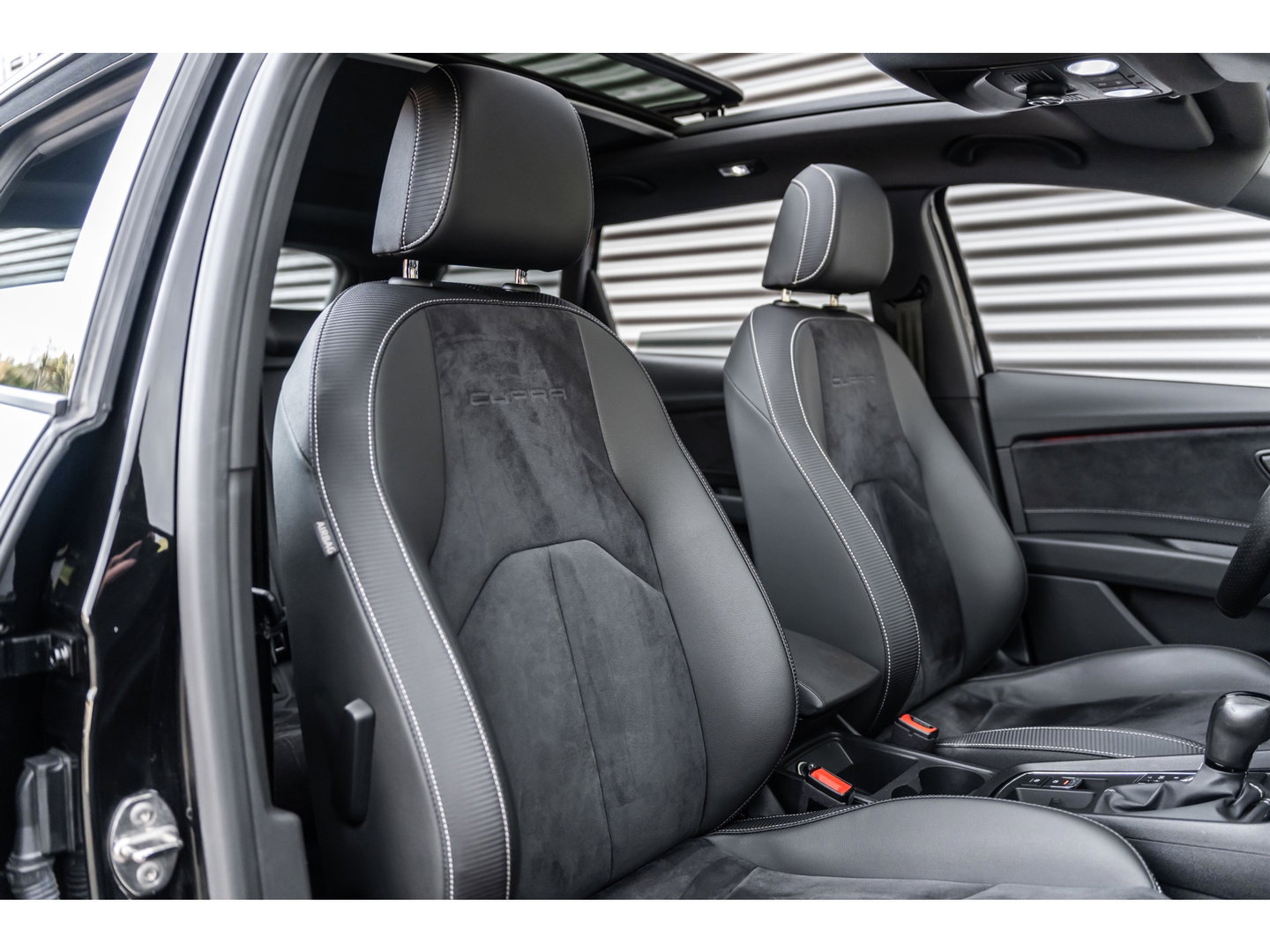 SEAT Leon ST 2.0 TSI CUPRA 300 4DRIVE PANO LEDER BEATS CAMERA