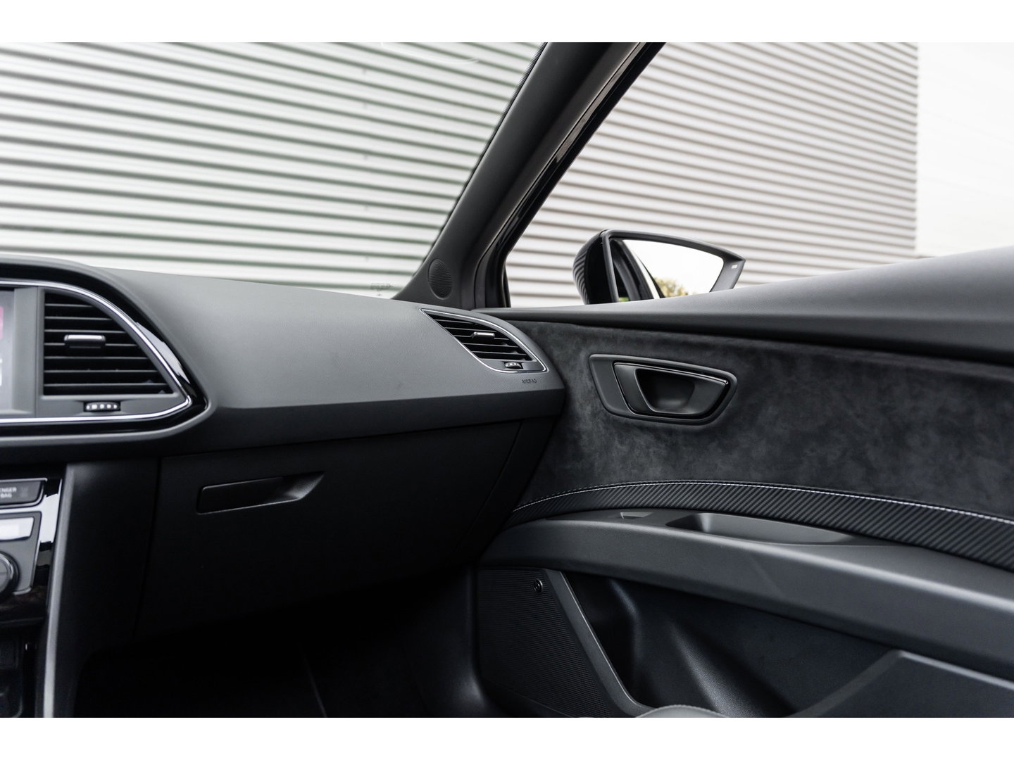 SEAT Leon ST 2.0 TSI CUPRA 300 4DRIVE PANO LEDER BEATS CAMERA