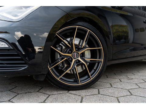 SEAT Leon ST 2.0 TSI CUPRA 300 4DRIVE PANO LEDER BEATS CAMERA