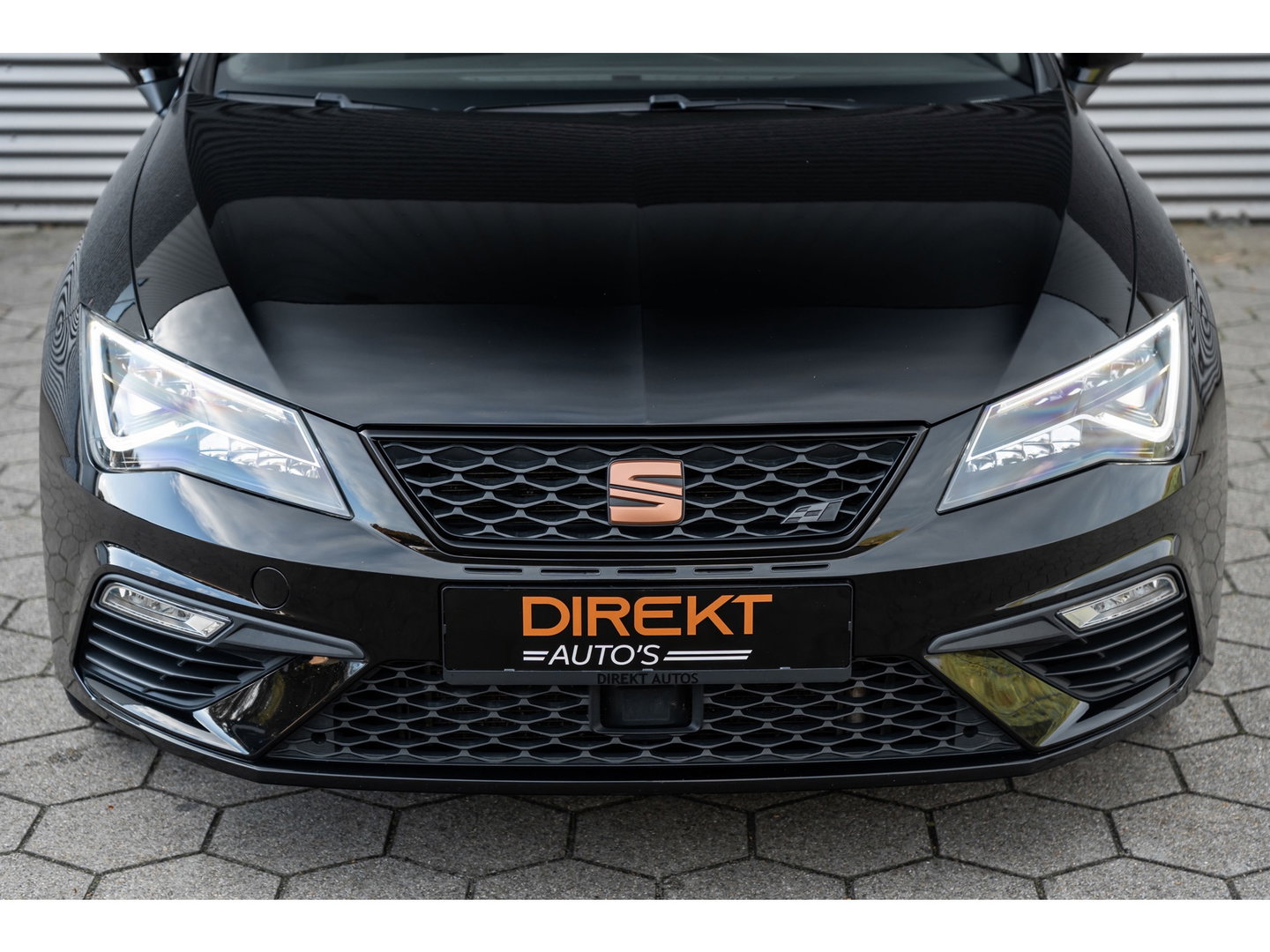 SEAT Leon ST 2.0 TSI CUPRA 300 4DRIVE PANO LEDER BEATS CAMERA