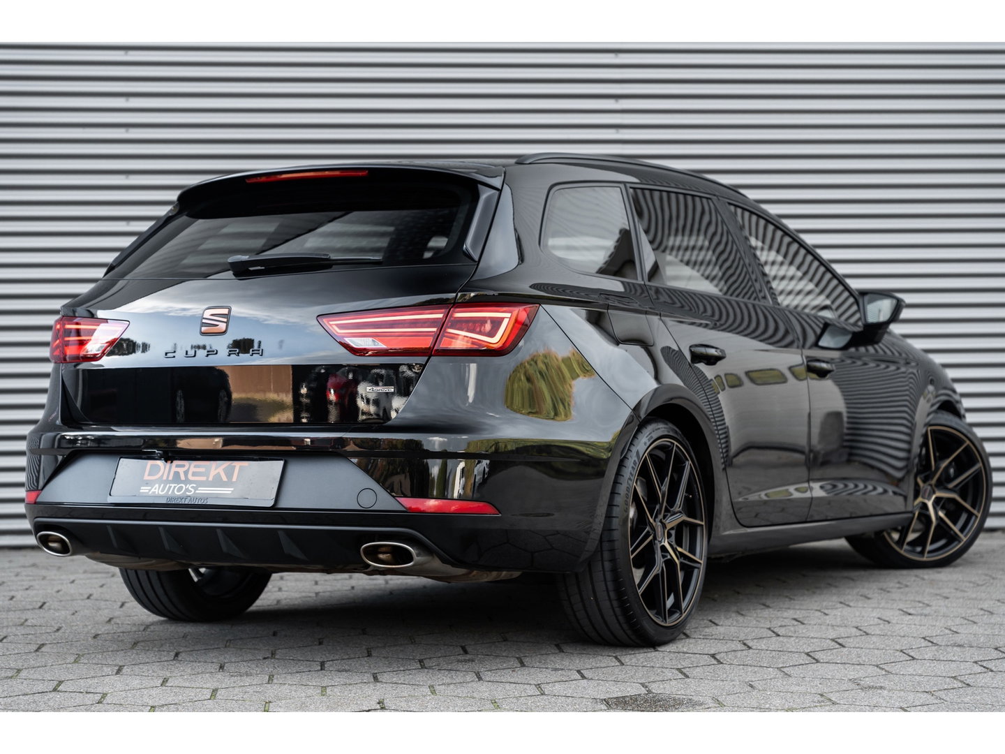 SEAT Leon ST 2.0 TSI CUPRA 300 4DRIVE PANO LEDER BEATS CAMERA