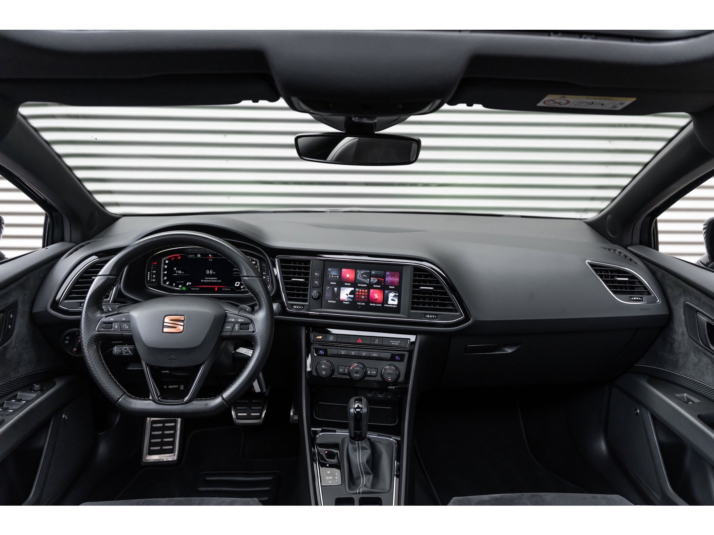 SEAT Leon ST 2.0 TSI CUPRA 300 4DRIVE PANO LEDER BEATS CAMERA