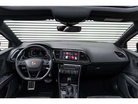 SEAT Leon ST 2.0 TSI CUPRA 300 4DRIVE PANO LEDER BEATS CAMERA