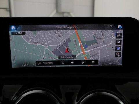 Mercedes-Benz A-Klasse 200 Advantage | Half leder | Cruise control | Stoelverwarming | Camera | Park assist | Climate control | Navigatie | Bluetooth