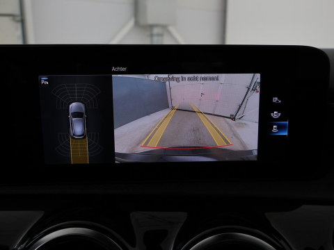 Mercedes-Benz A-Klasse 200 Advantage | Half leder | Cruise control | Stoelverwarming | Camera | Park assist | Climate control | Navigatie | Bluetooth