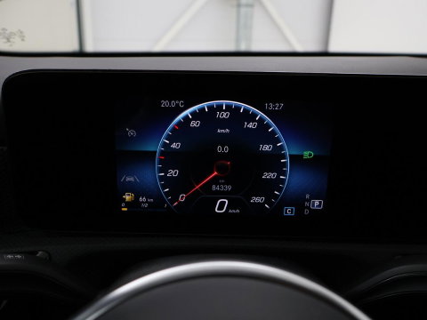 Mercedes-Benz A-Klasse 200 Advantage | Half leder | Cruise control | Stoelverwarming | Camera | Park assist | Climate control | Navigatie | Bluetooth
