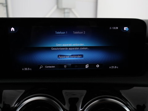 Mercedes-Benz A-Klasse 200 Advantage | Half leder | Cruise control | Stoelverwarming | Camera | Park assist | Climate control | Navigatie | Bluetooth
