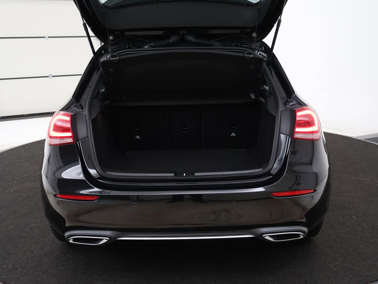 Mercedes-Benz A-Klasse 200 Advantage | Half leder | Cruise control | Stoelverwarming | Camera | Park assist | Climate control | Navigatie | Bluetooth