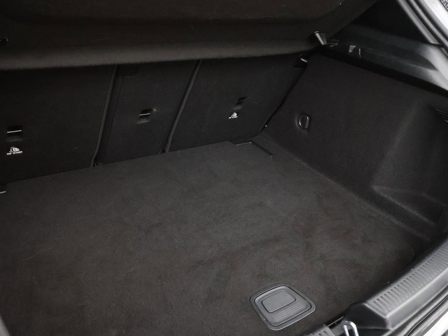 Mercedes-Benz A-Klasse 200 Advantage | Half leder | Cruise control | Stoelverwarming | Camera | Park assist | Climate control | Navigatie | Bluetooth