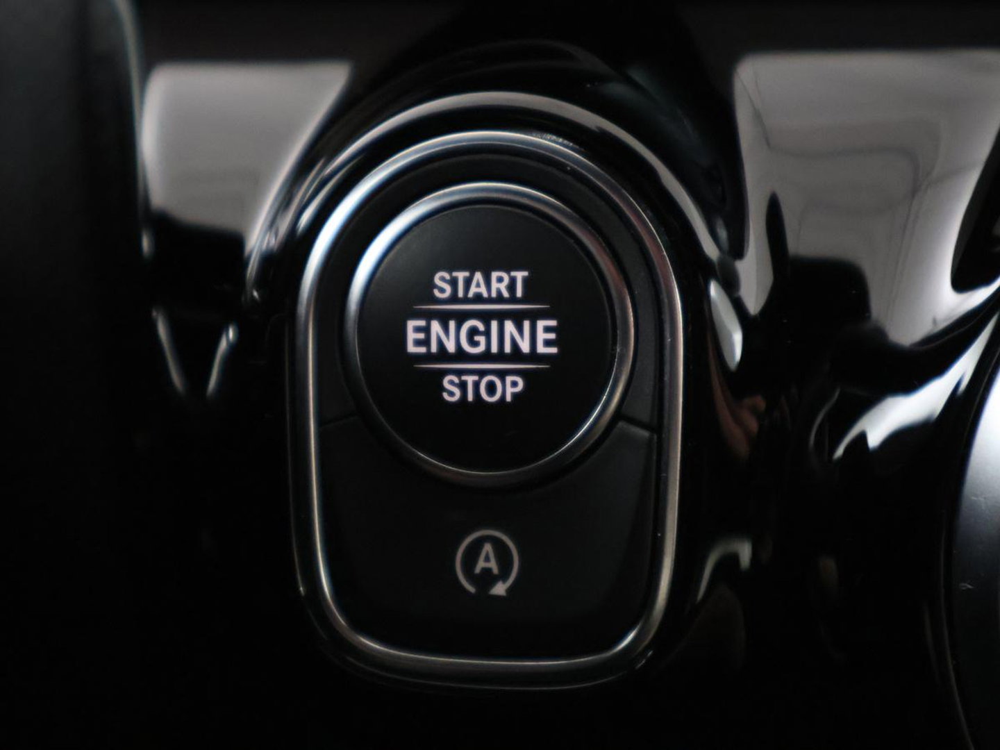 Mercedes-Benz A-Klasse 200 Advantage | Half leder | Cruise control | Stoelverwarming | Camera | Park assist | Climate control | Navigatie | Bluetooth