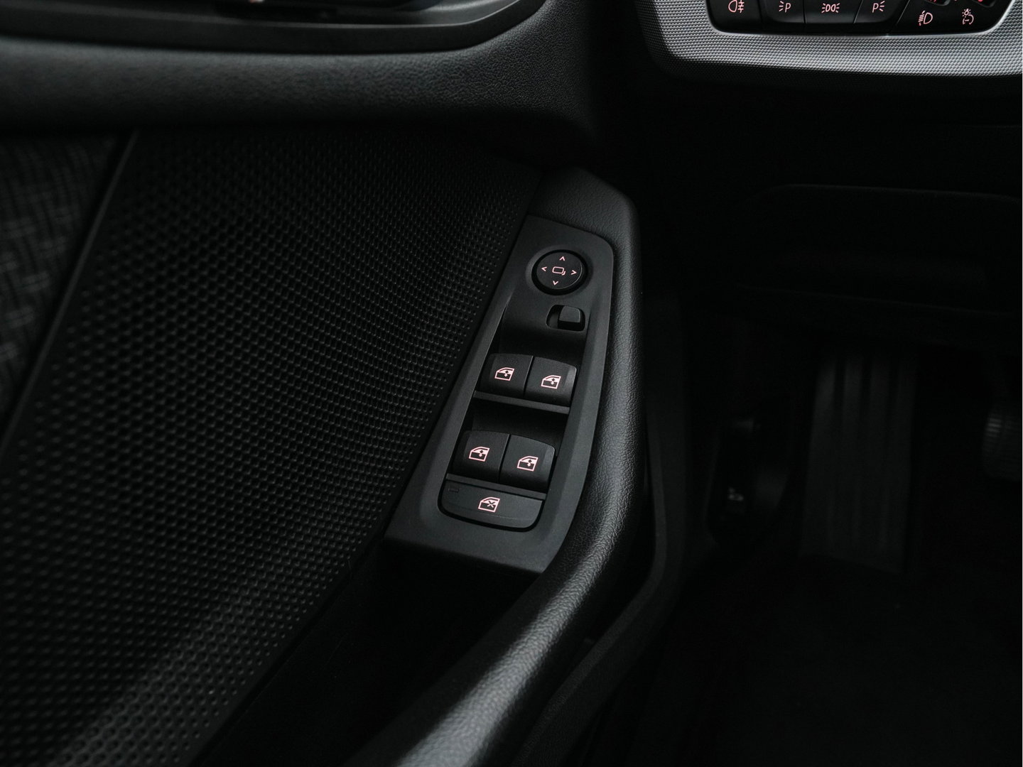 BMW 1-serie 116d (INCL-BTW) *NAVI-FULLMAP | DIGI-COCKPIT | COMFORT-SEATS | DAB+ | ECC | PDC | CRUISE | 16''ALU*