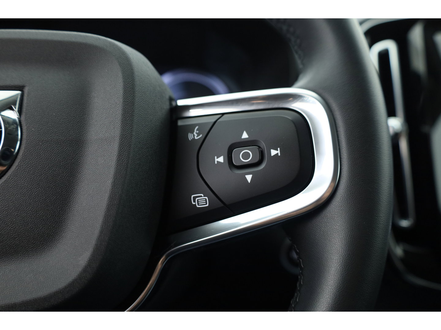 Volvo XC40 1.5 T4 Recharge Inscription Expression | SOH 91% | Trekhaak | Elek. stoelen | Stoel + stuurverw. |