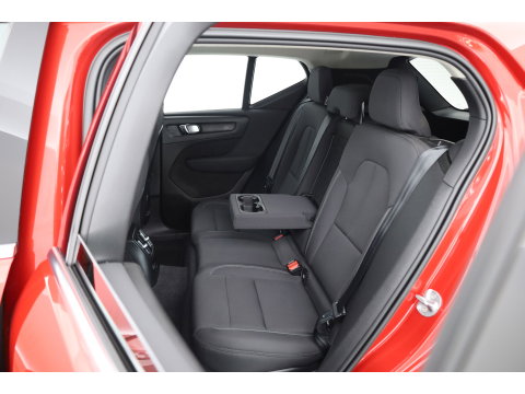 Volvo XC40 1.5 T4 Recharge Inscription Expression | SOH 91% | Trekhaak | Elek. stoelen | Stoel + stuurverw. |