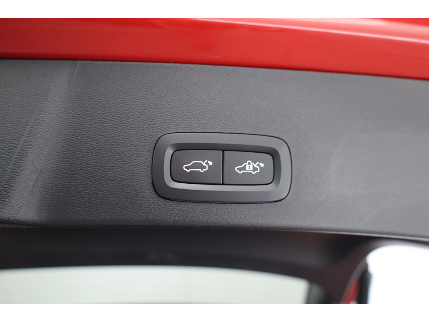 Volvo XC40 1.5 T4 Recharge Inscription Expression | SOH 91% | Trekhaak | Elek. stoelen | Stoel + stuurverw. |