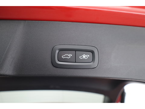 Volvo XC40 1.5 T4 Recharge Inscription Expression | SOH 91% | Trekhaak | Elek. stoelen | Stoel + stuurverw. |
