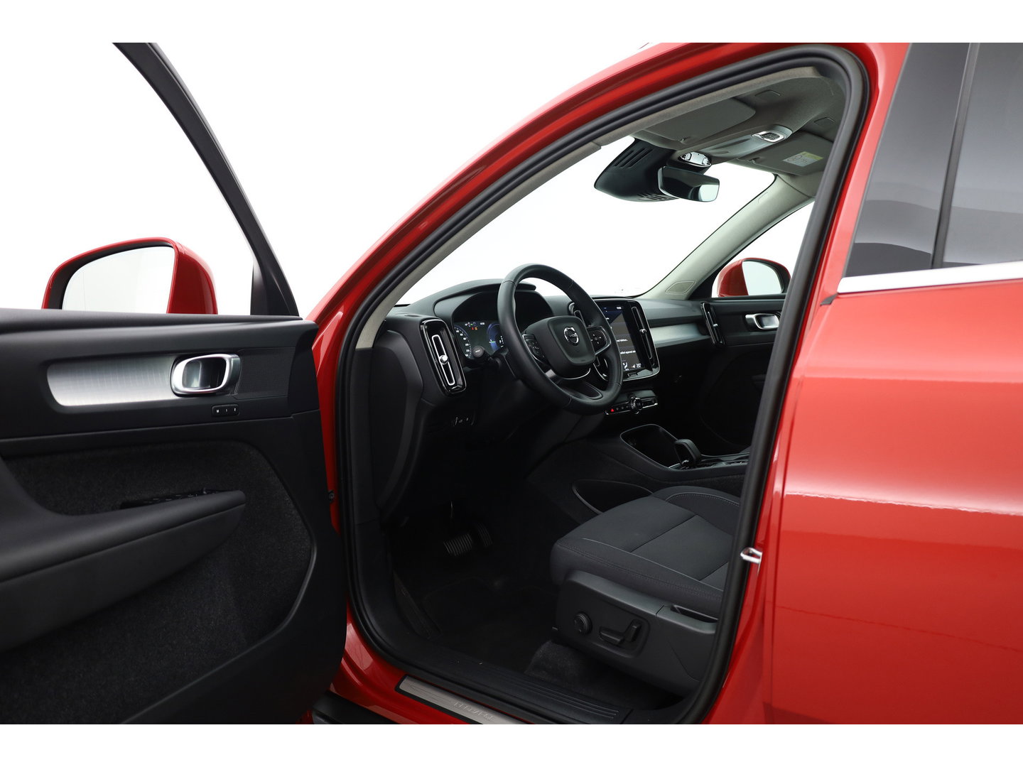 Volvo XC40 1.5 T4 Recharge Inscription Expression | SOH 91% | Trekhaak | Elek. stoelen | Stoel + stuurverw. |