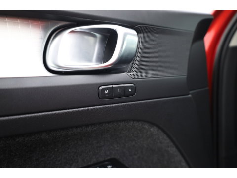 Volvo XC40 1.5 T4 Recharge Inscription Expression | SOH 91% | Trekhaak | Elek. stoelen | Stoel + stuurverw. |