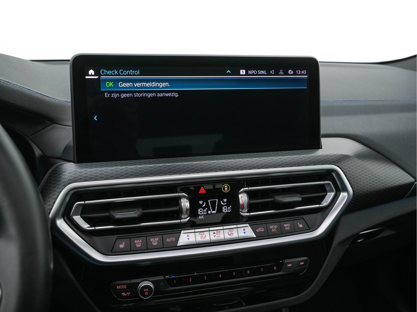 BMW X3 xDrive30e M-Styling Business Edition Plus (Plug-in) {SoH-87%} (INCL-BTW) Aut. *PANO | LEATHER | FULL-LED | HARMAN/KARDON | BLINDSPOT | HEATED-SPORTSEATS | DIGI-COCKPIT | CAMERA | NAVI-FULLMAP | DAB+ | PRIVACY-GLASS | SHIFTPADDLES | TOWBAR | 21''ALU*