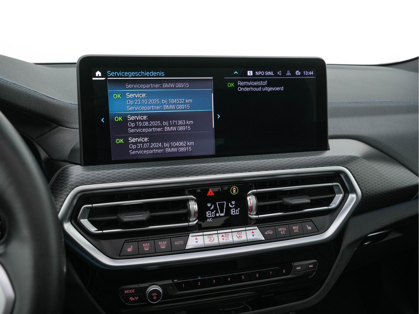 BMW X3 xDrive30e M-Styling Business Edition Plus (Plug-in) {SoH-87%} (INCL-BTW) Aut. *PANO | LEATHER | FULL-LED | HARMAN/KARDON | BLINDSPOT | HEATED-SPORTSEATS | DIGI-COCKPIT | CAMERA | NAVI-FULLMAP | DAB+ | PRIVACY-GLASS | SHIFTPADDLES | TOWBAR | 21''ALU*