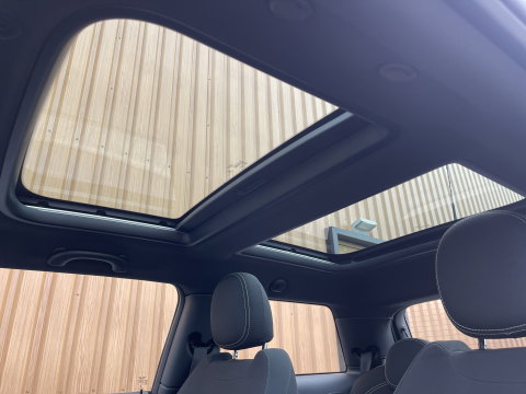 MINI 3-deurs 1.5 Cooper Serious Business | Panoramadak | Cruise Control | Parkeersensoren Achter | Keyless Entry/Go | Bluetooth | Navigatie | Airconditioning |