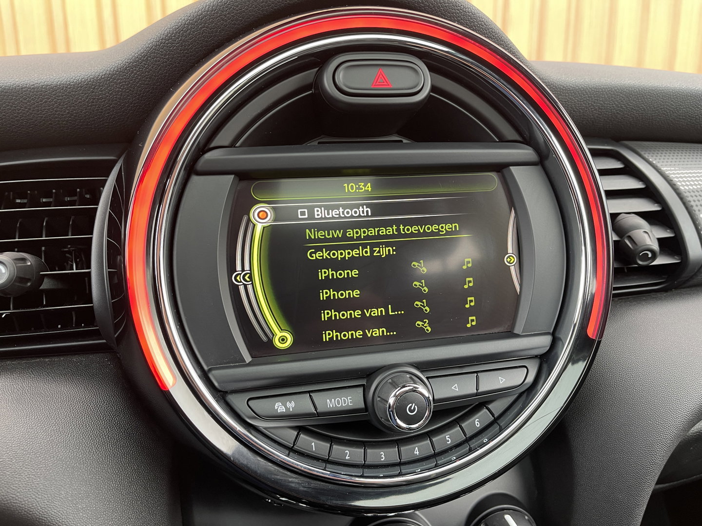 MINI 3-deurs 1.5 Cooper Serious Business | Panoramadak | Cruise Control | Parkeersensoren Achter | Keyless Entry/Go | Bluetooth | Navigatie | Airconditioning |